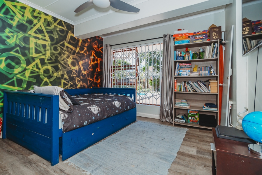 4 Bedroom Property for Sale in Loerie Park Western Cape